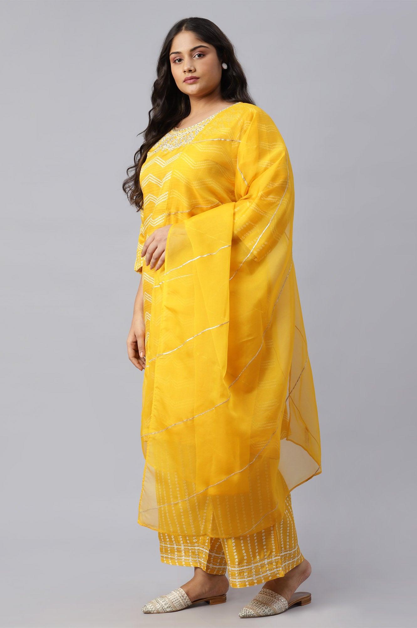 Green Plus Size Printed Gillet With Off-White kurta And Green Parallel Pants Set - wforwoman