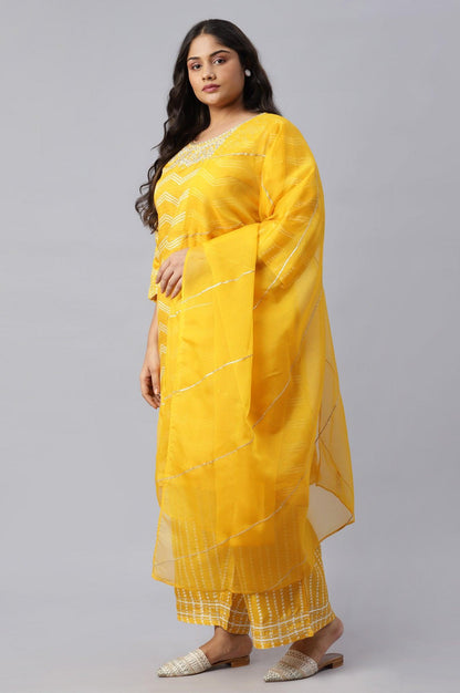 Green Plus Size Printed Gillet With Off-White kurta And Green Parallel Pants Set - wforwoman