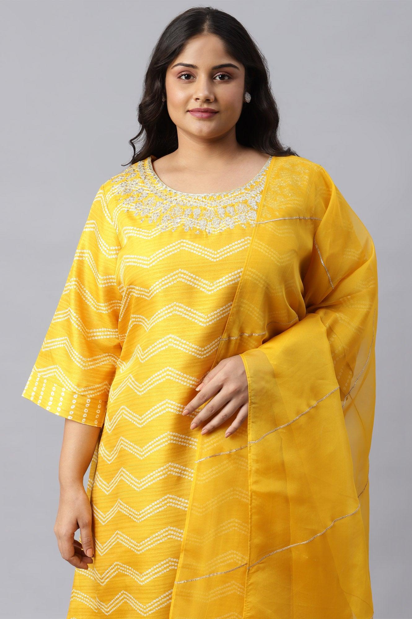 Green Plus Size Printed Gillet With Off-White kurta And Green Parallel Pants Set - wforwoman