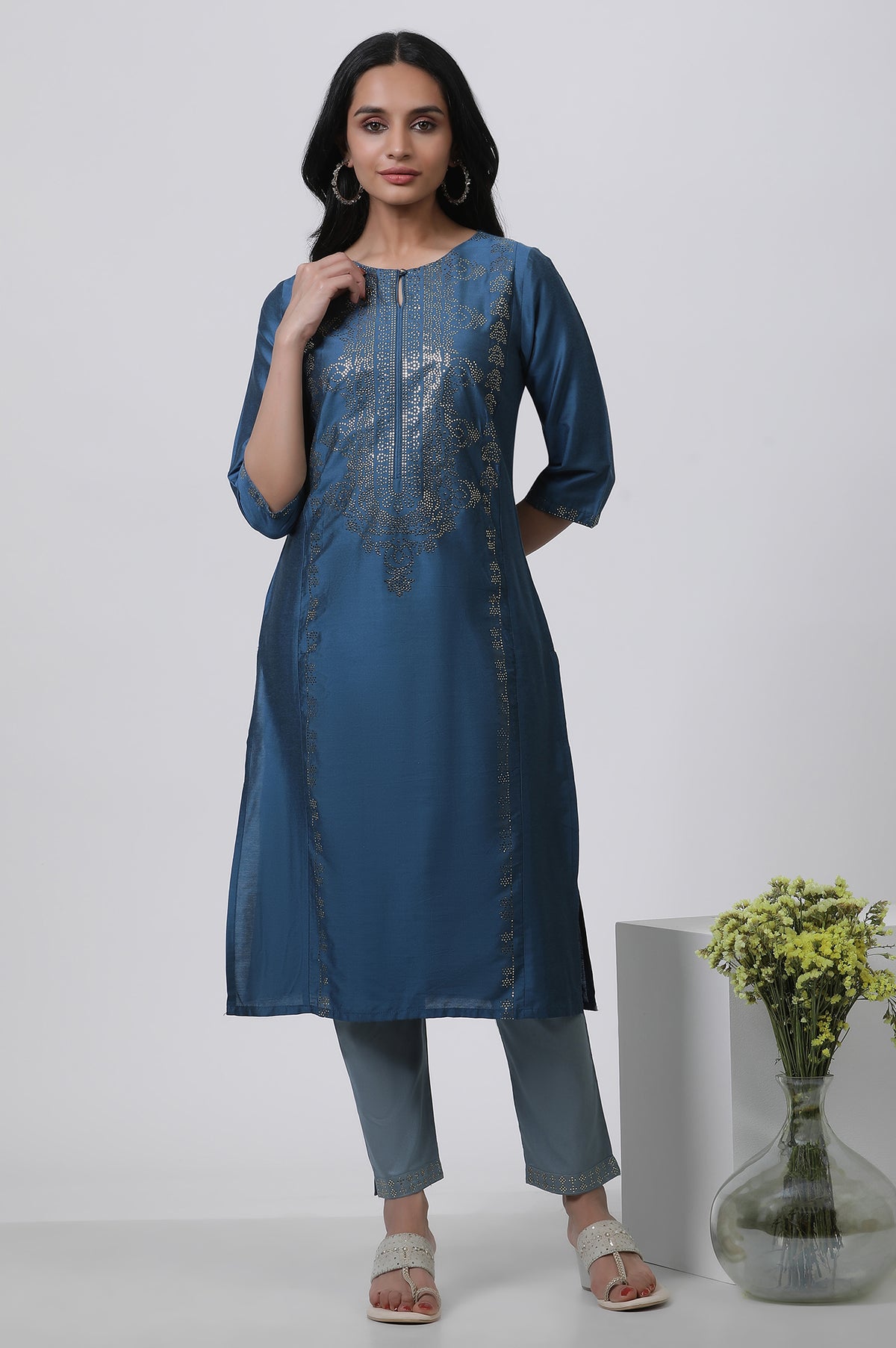 Blue Mukaish Kurta And Slim Pants Set - XS