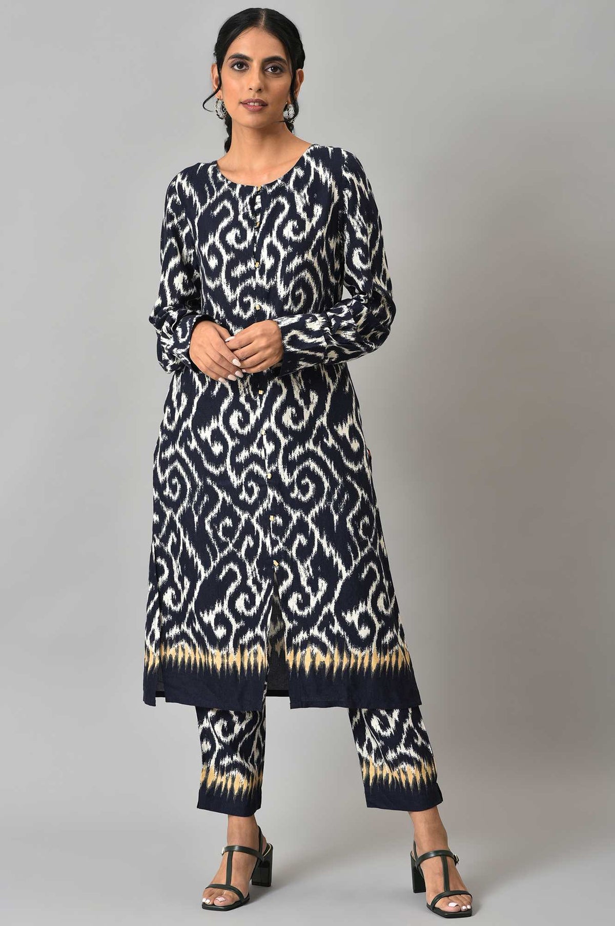Blue Ikkat Printed kurta with Slim Pants Co-ord Set - XS