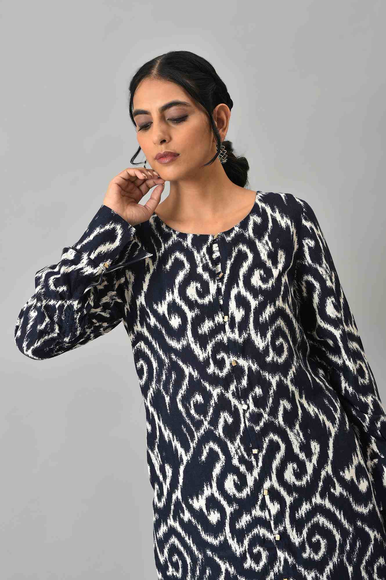 Blue Ikkat Printed kurta with Slim Pants Co-ord Set