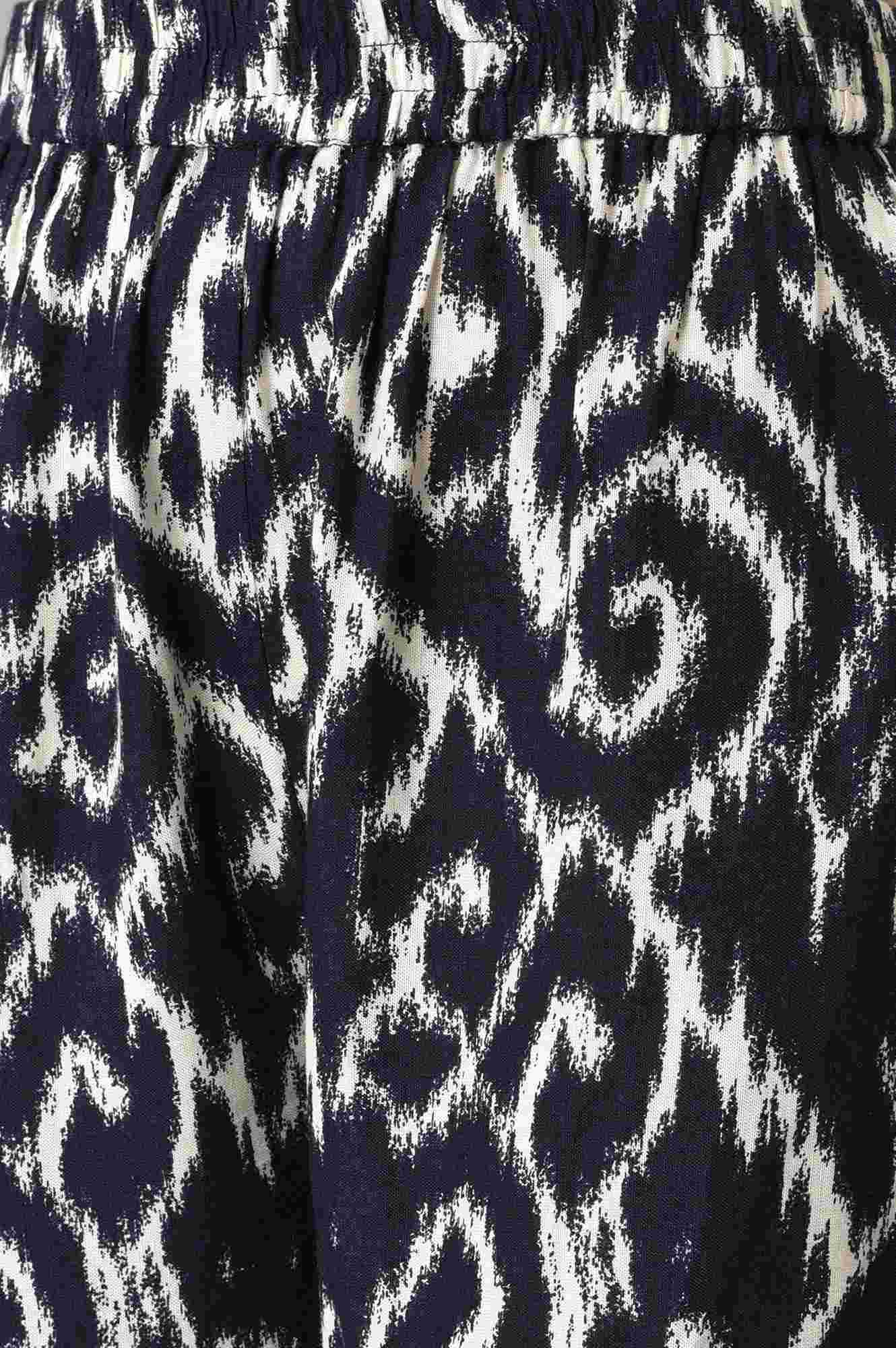 Blue Ikkat Printed kurta with Slim Pants Co-ord Set