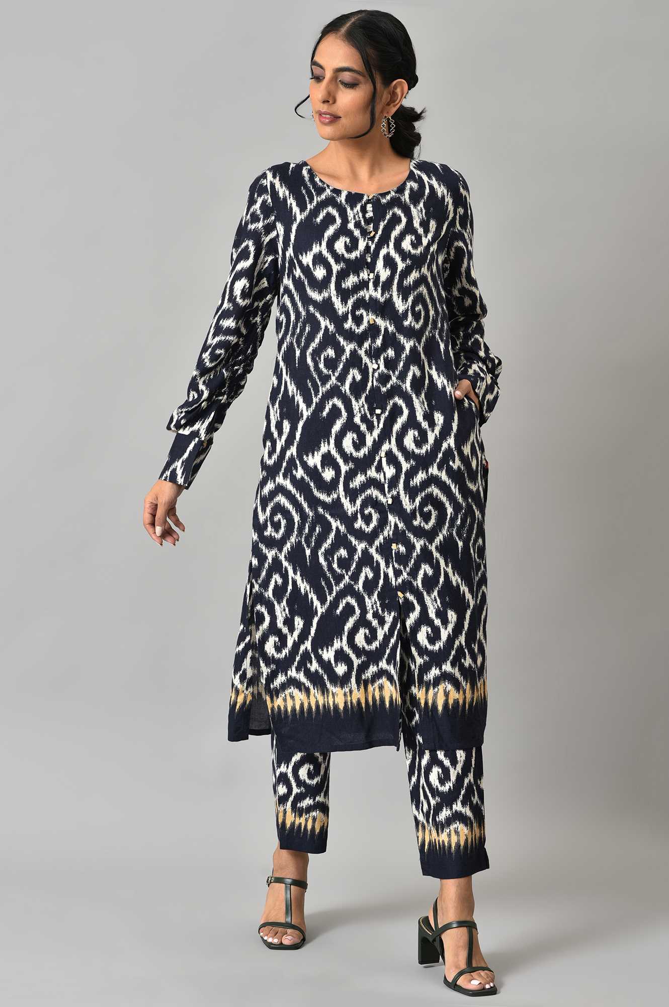 Blue Ikkat Printed kurta with Slim Pants Co-ord Set
