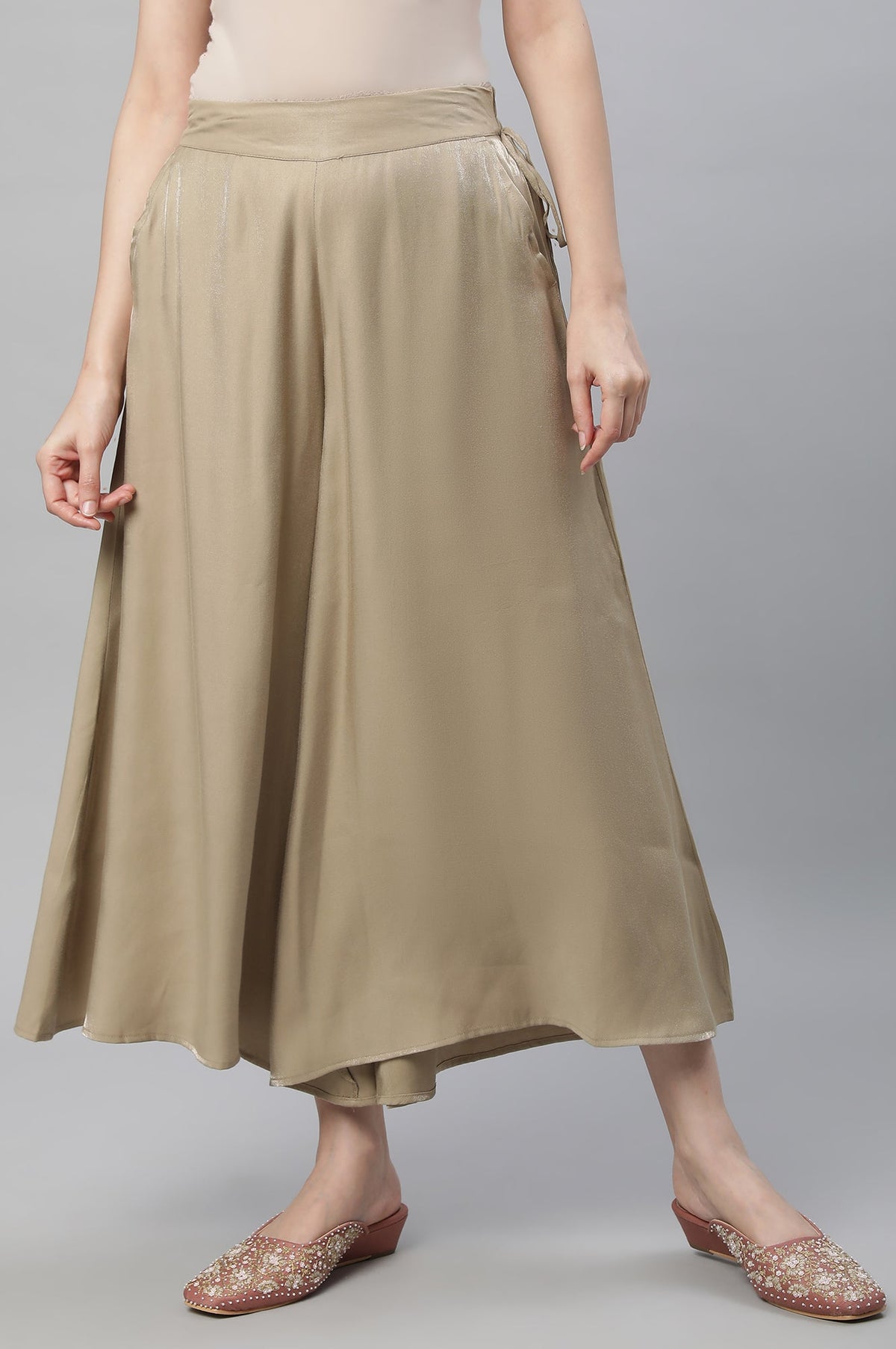 Elleven Women's Gold Solid Flared Rayon Culottes With Slip On Closure - XS