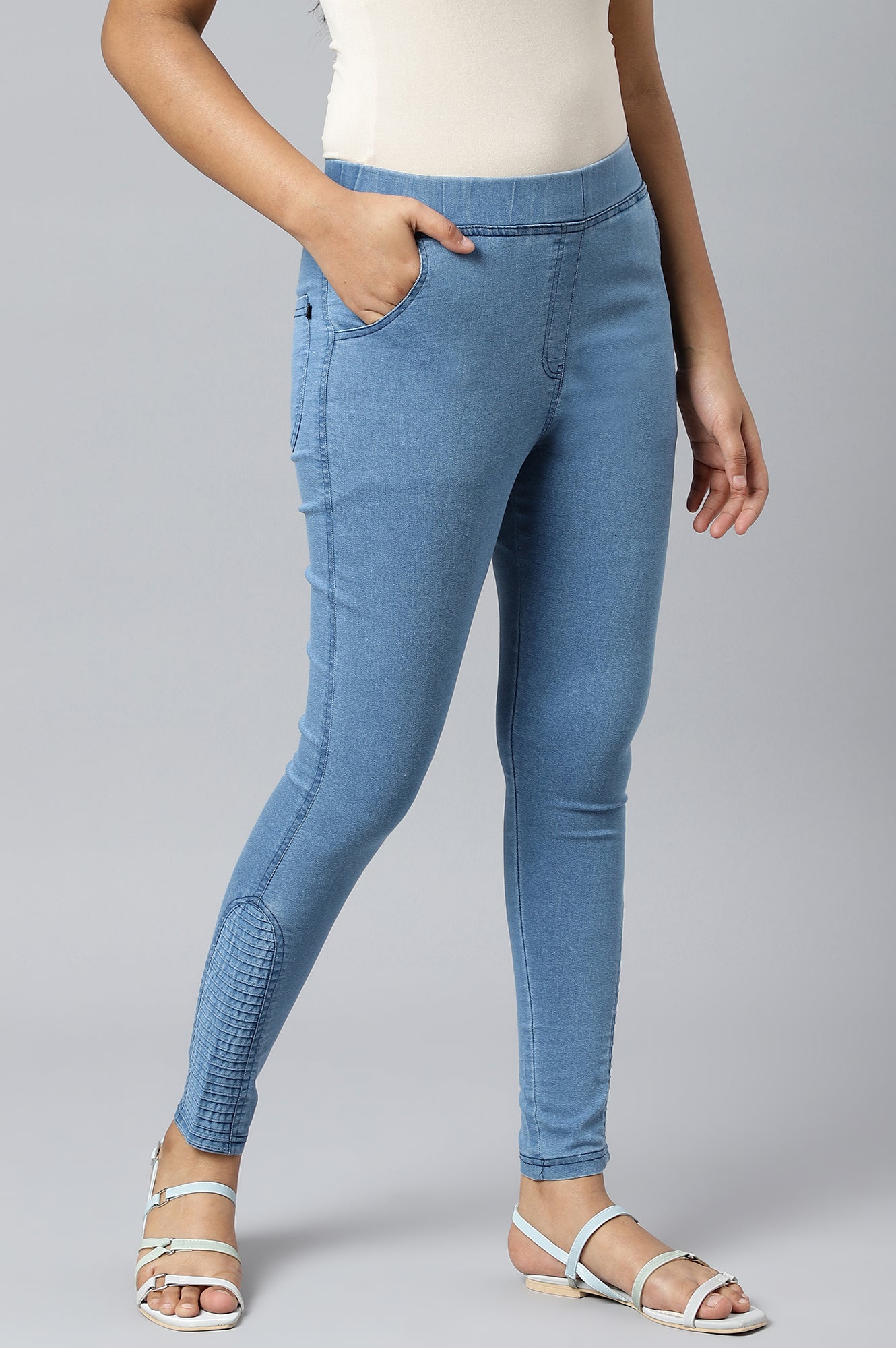 Ice Blue Solid Skinny Fit Denim Jeggings with Pintucks