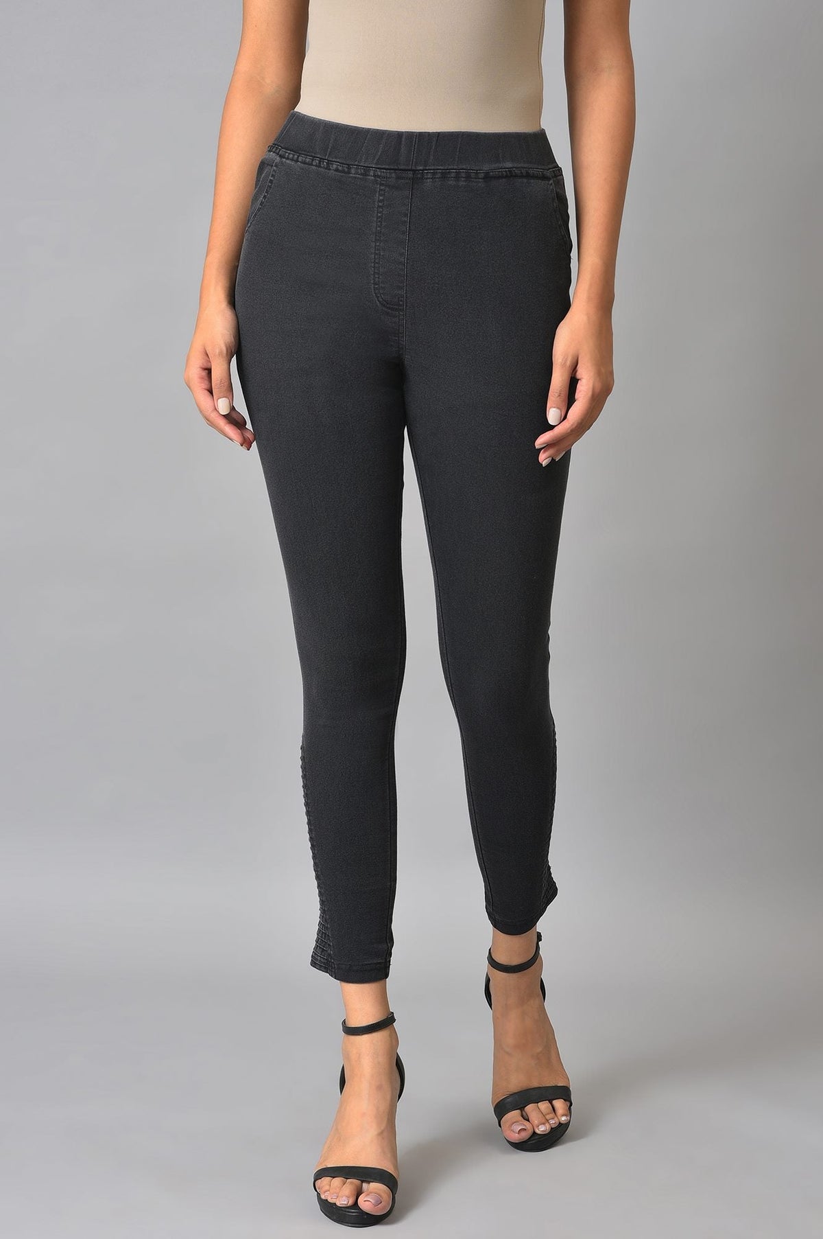 Elleven Women's Black Solid Skinny Fit Denim Jeggings With Pintuck Detail - S