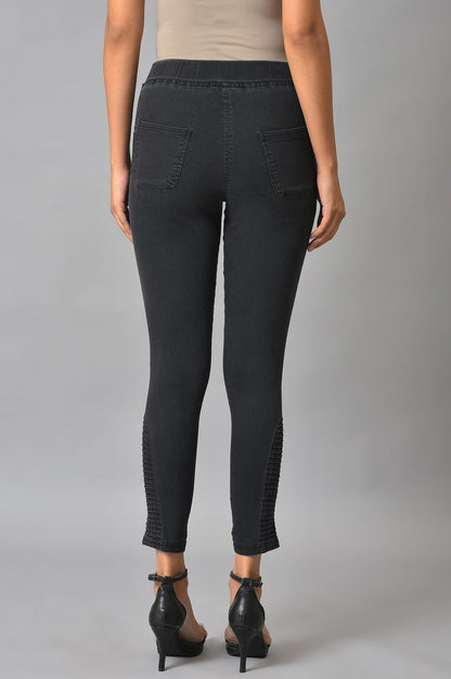 Grey Solid Skinny Fit Denim Jeggings With Pintuck Detail