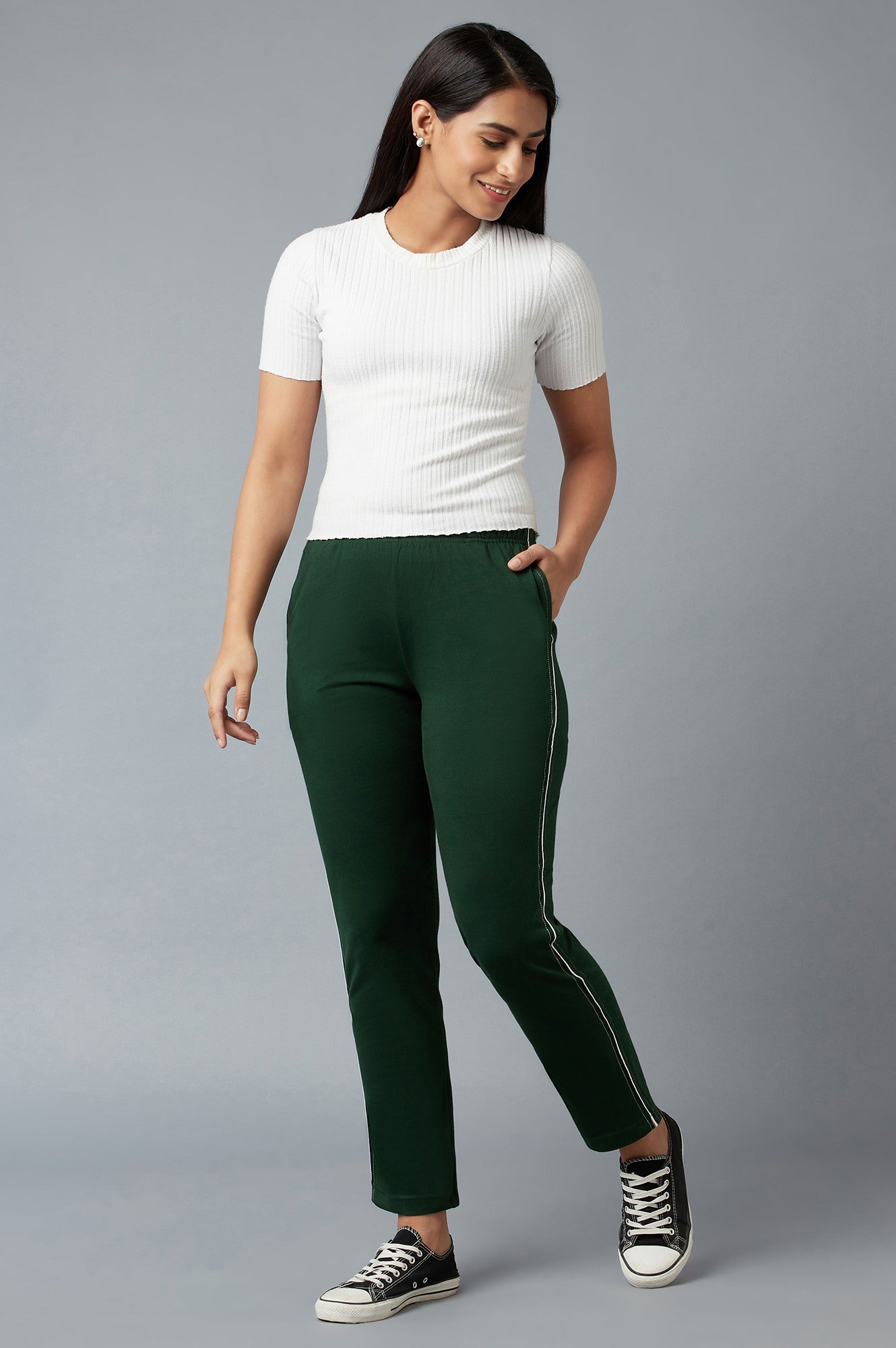 Dark Green Solid Straight Fit Cotton Pants With Elasticated Waistband