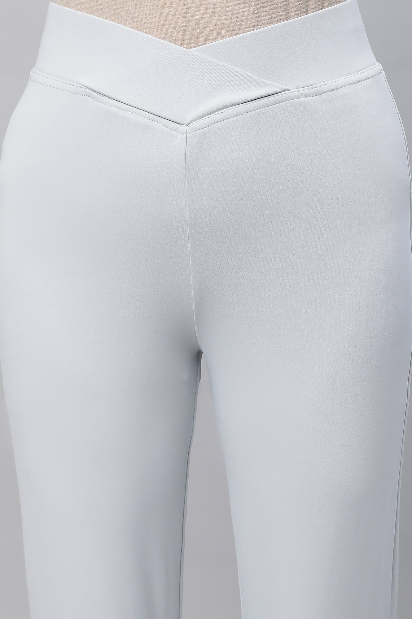 Light Grey Solid Skinny-fit Lycra Tights with Slip-on Closure