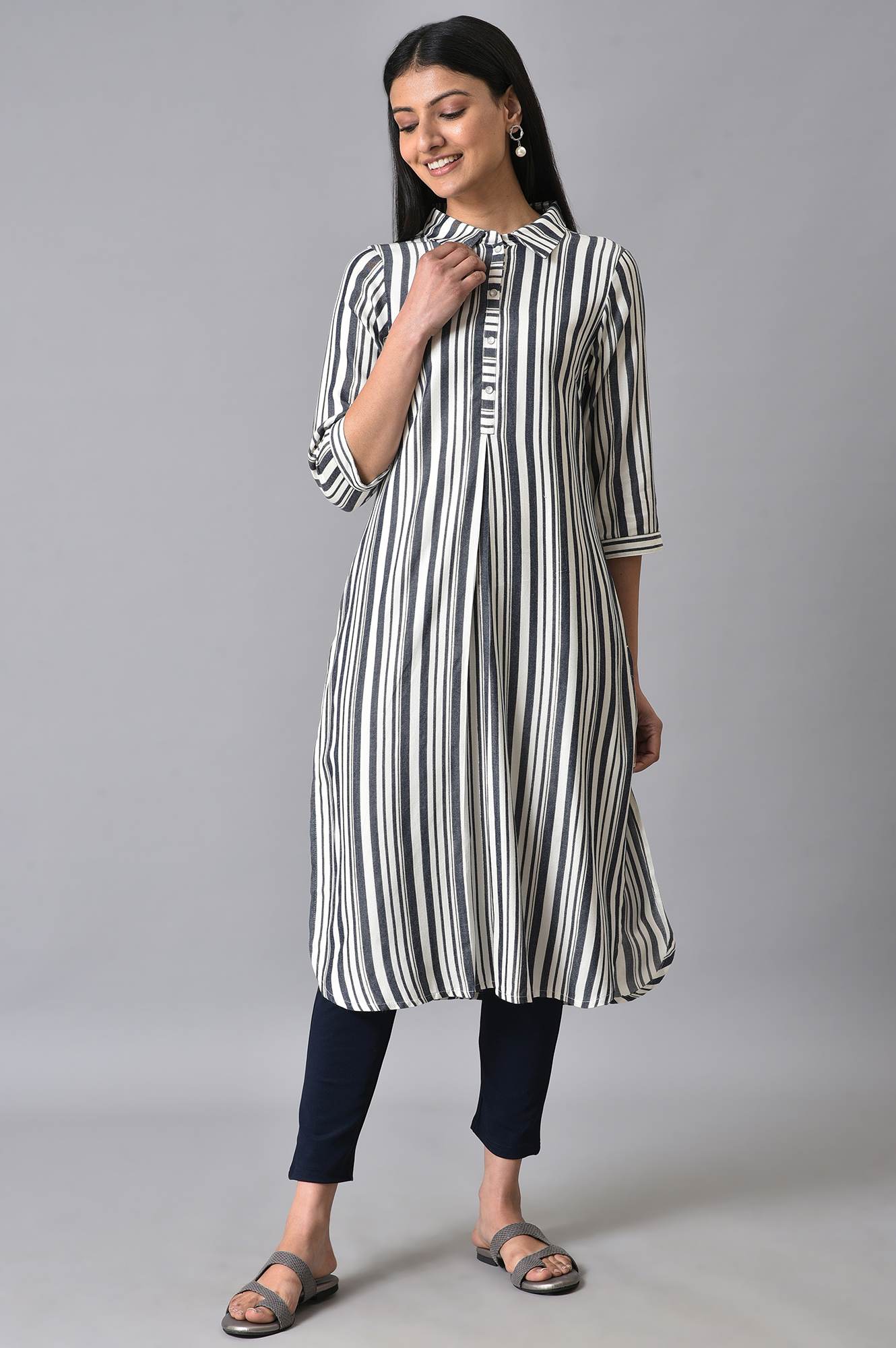 Navy Blue Solid Skinny Fit Tights With Extra Stretch