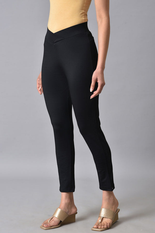 Elleven Women's Black Solid Skinny Fit Lycra Tights With Slip On Closure