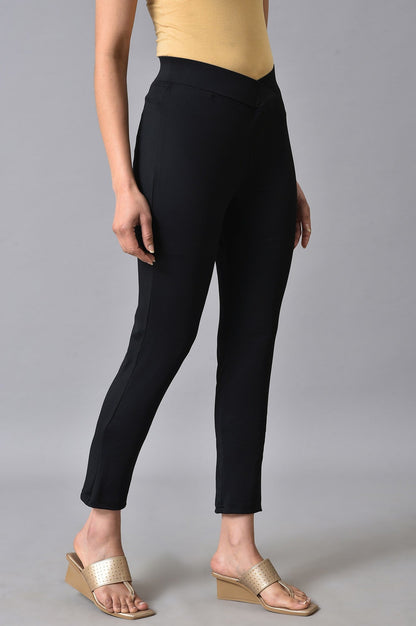 Black Solid Skinny Fit Lycra Tights With Slip On Closure