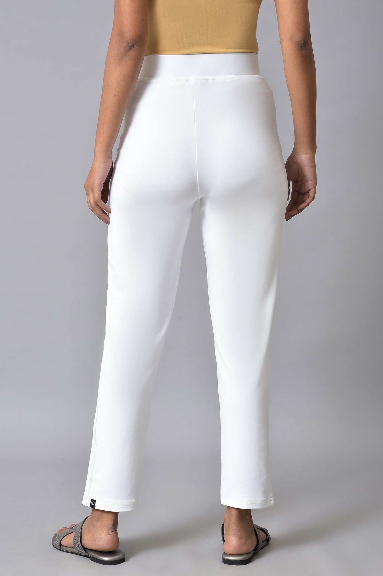White Solid Skinny Fit Tights with Slip On Closure
