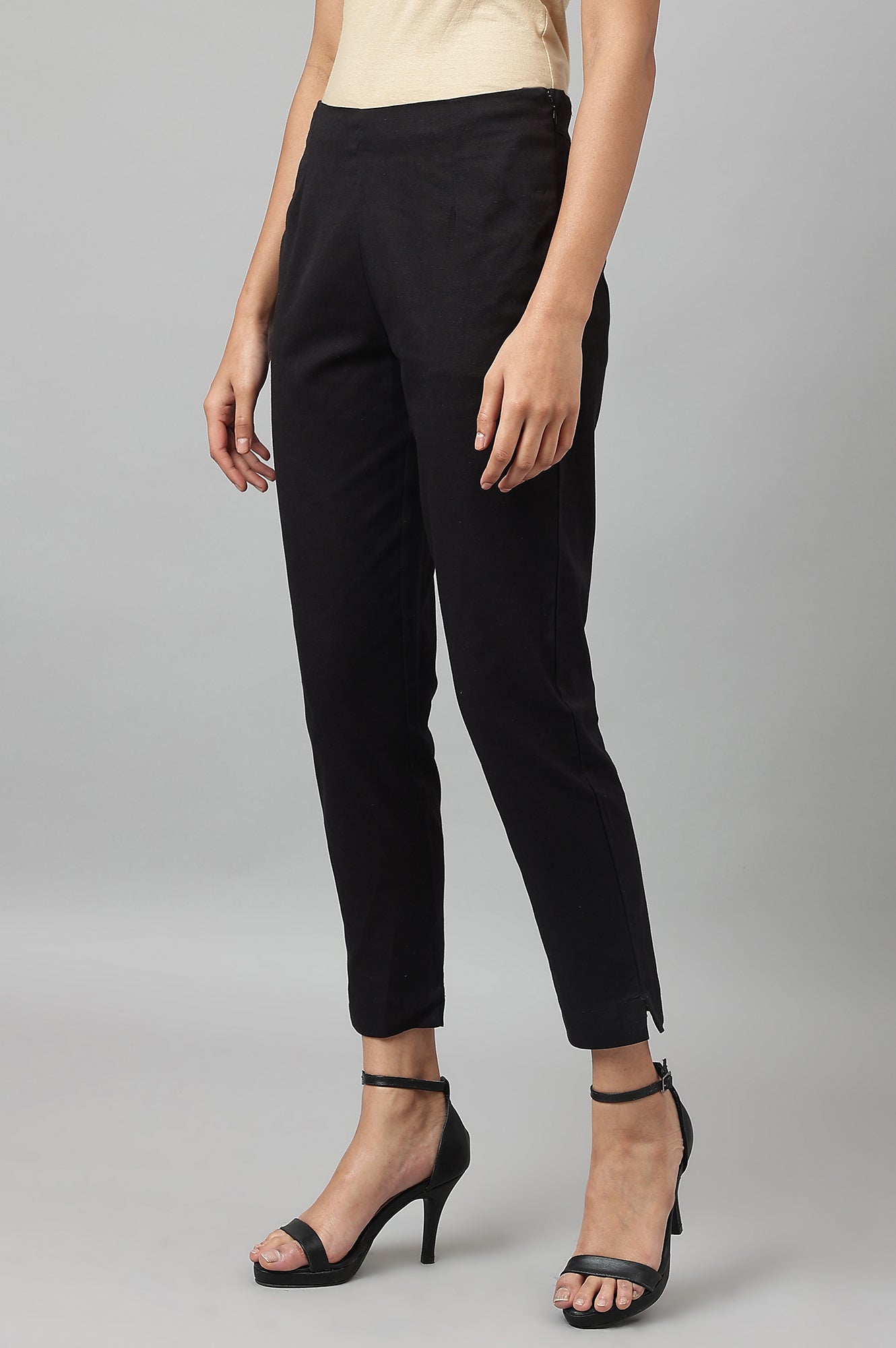 Black Solid Mid-Rise Cotton Flax Slim Pants