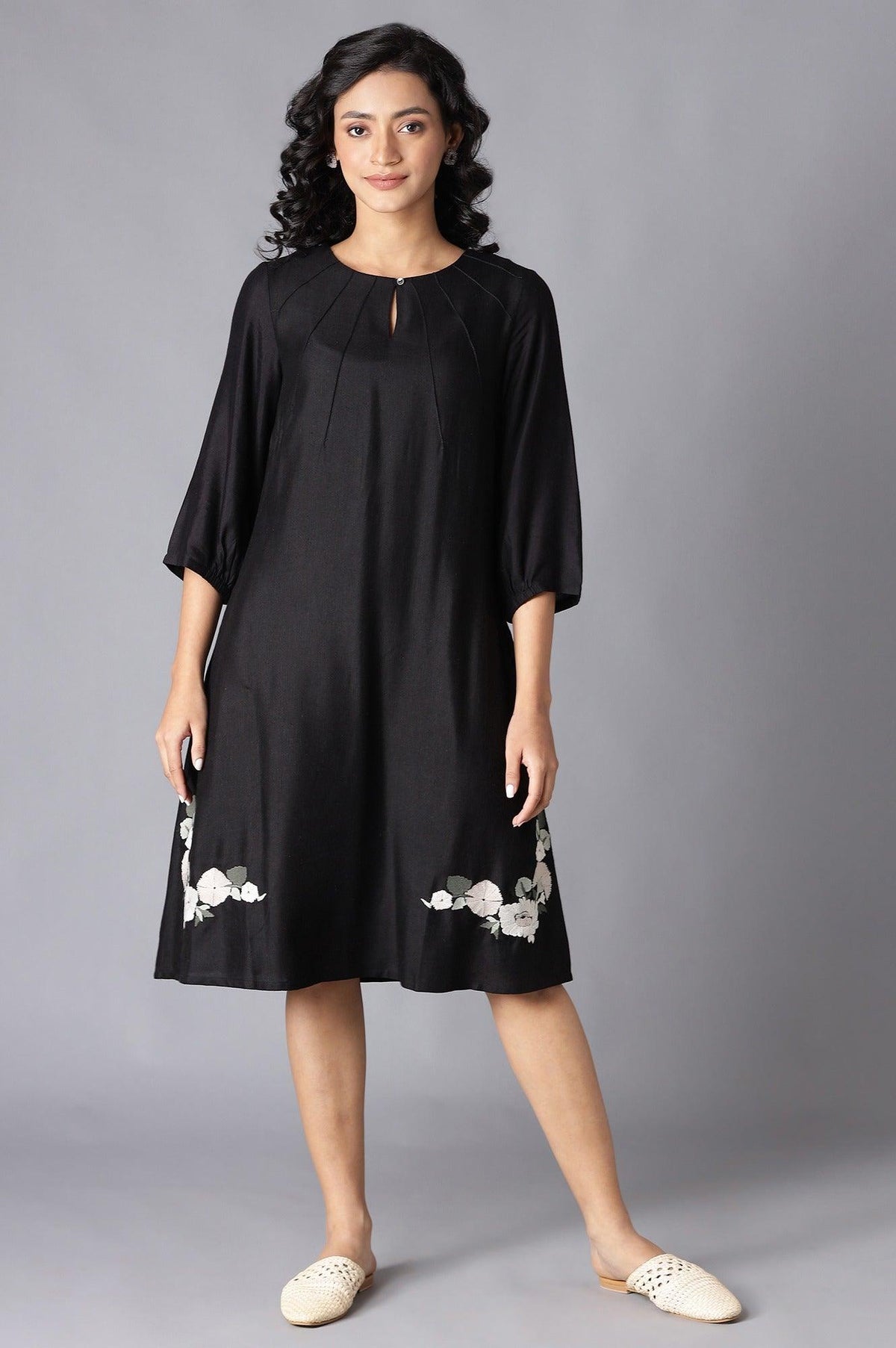 Jet Black Pintuck kurta With Embroidery - XS