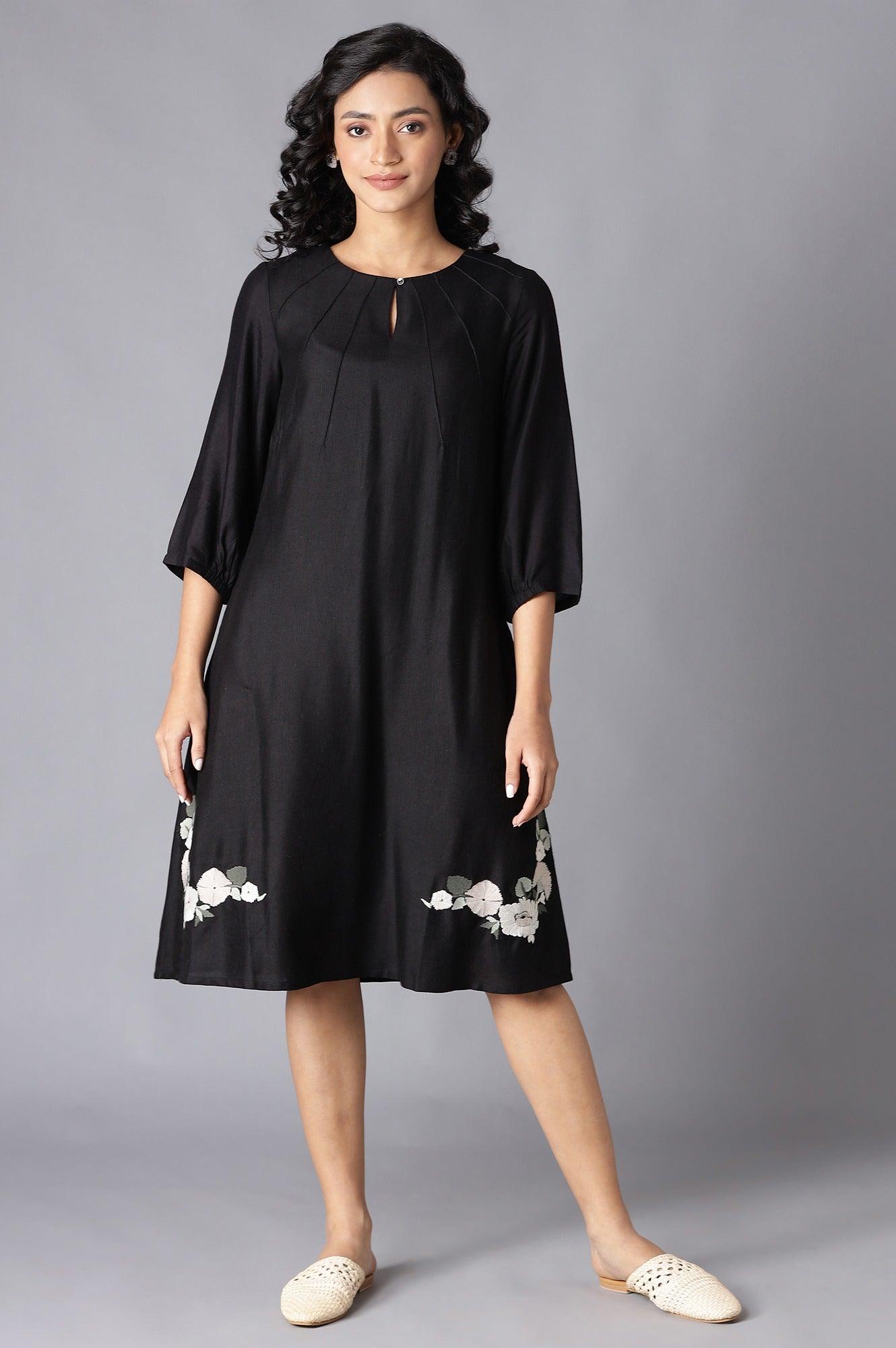 Jet Black Pintuck kurta With Embroidery - wforwoman
