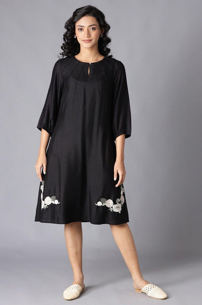 Jet Black Pintuck kurta With Embroidery - wforwoman