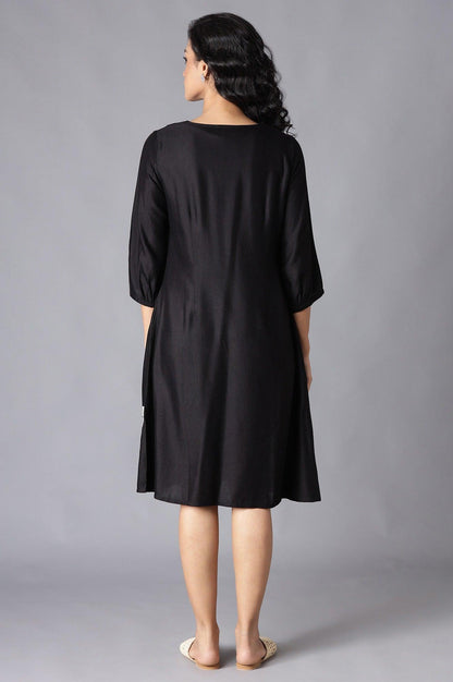 Jet Black Pintuck kurta With Embroidery - wforwoman