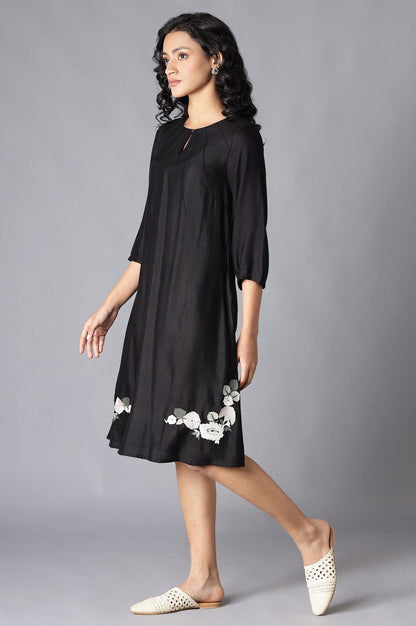 Jet Black Pintuck kurta With Embroidery - wforwoman