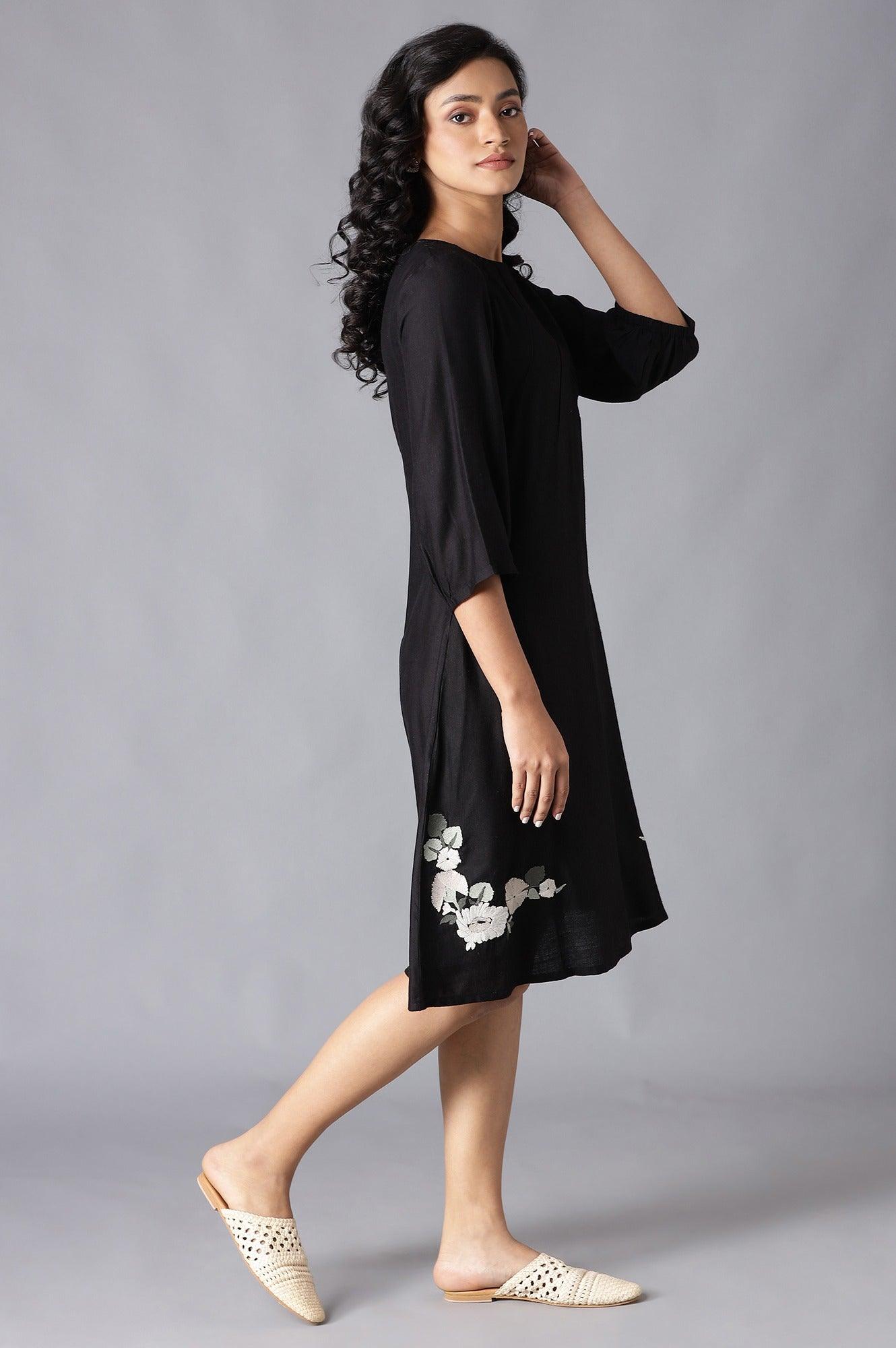 Jet Black Pintuck kurta With Embroidery - wforwoman