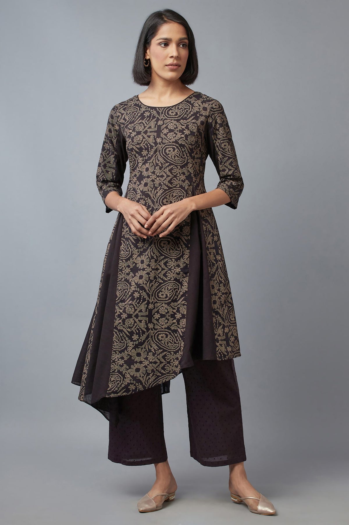 Black Floral Print Asymmetric kurta in Round Neck - XS