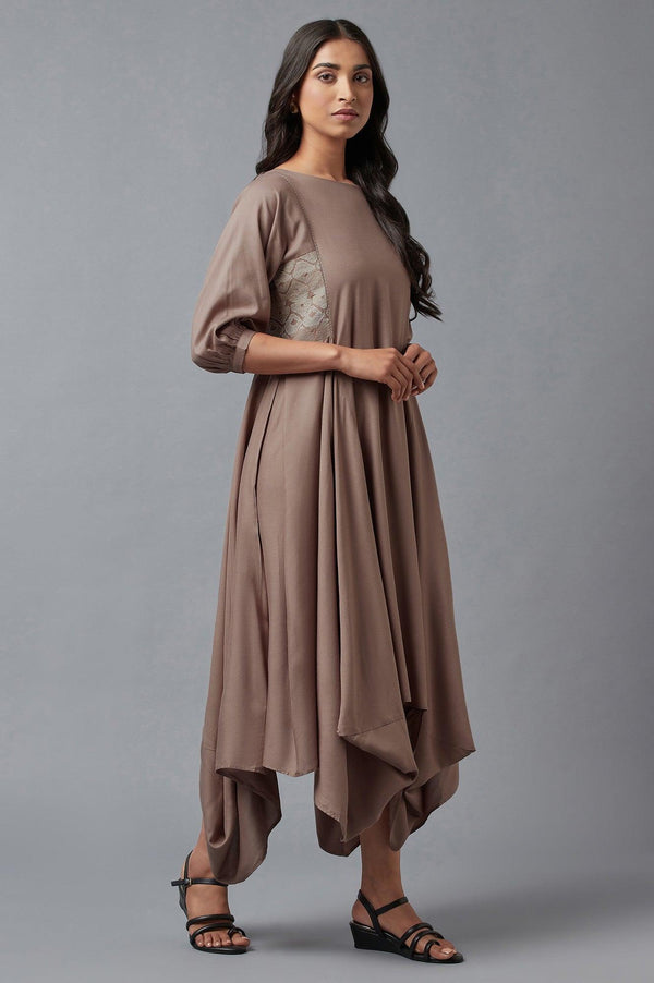 Beige Rayon kurta In Boat Neck With Embroidered Panel