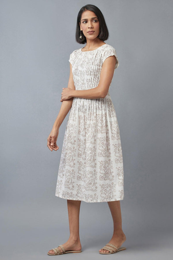 Ecru Flora Print Pleated kurta in Boat Neck