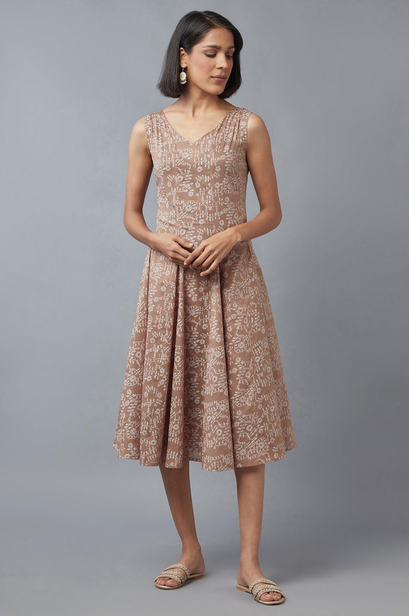 Beige Flared kurta with Godets and V-neck - wforwoman