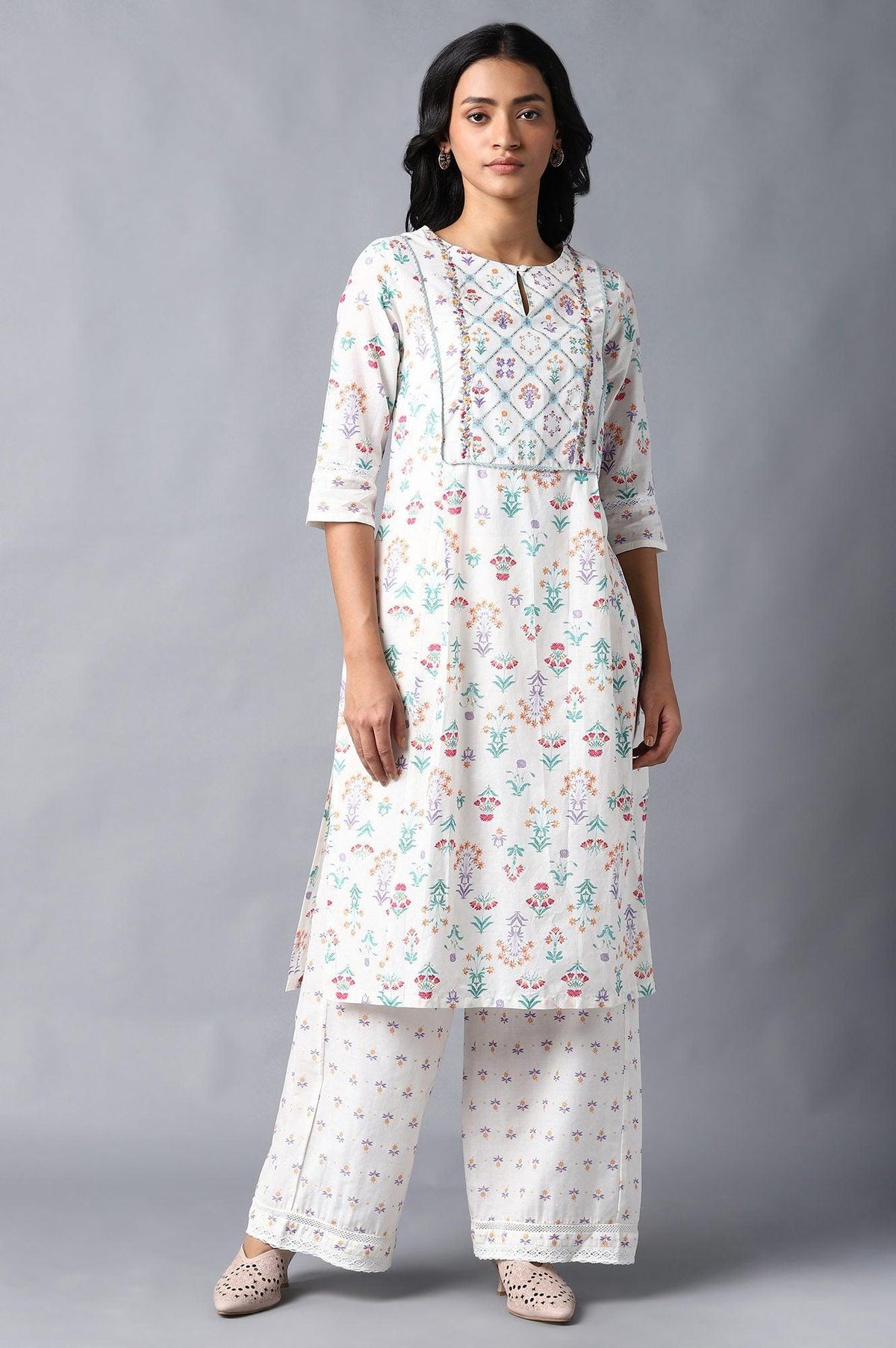 Ecru And Multicoloured Floral Printed In Straight Silhouette - XS