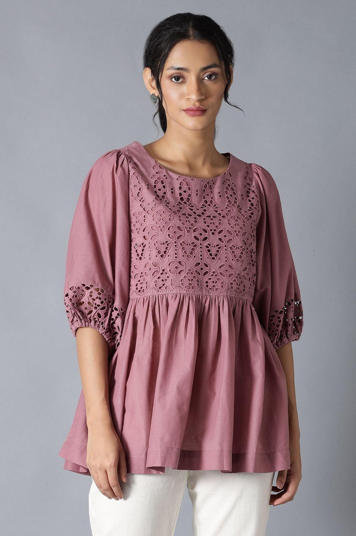 Pink Gathered Schiffli Top In Round Neck - XS