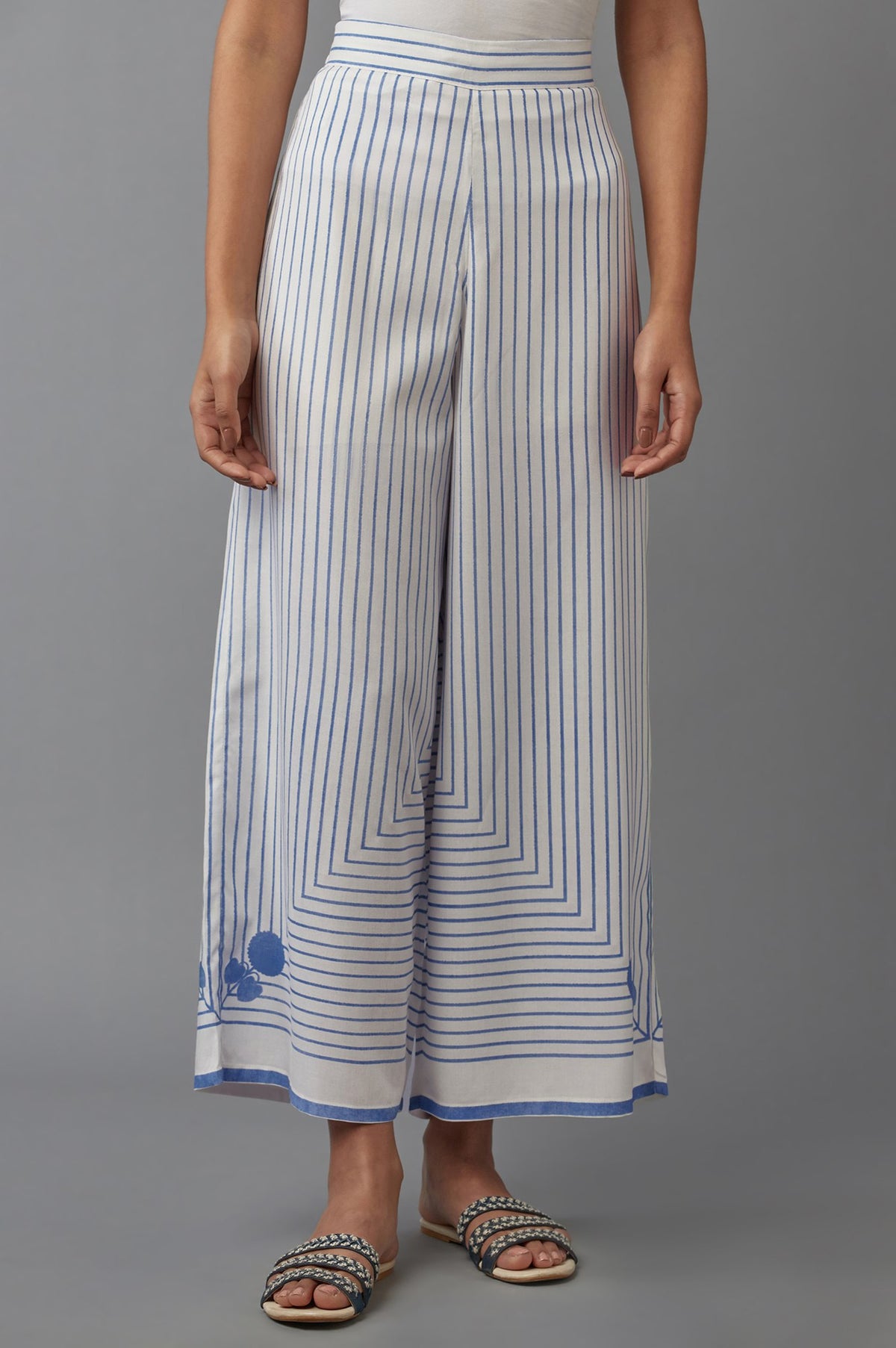 Ecru and Blue Geometric Printed Parallel Pants - XS