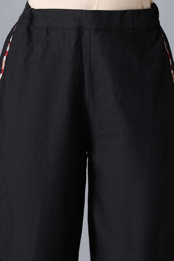 Black Solid Parallel Pants with Embroidery
