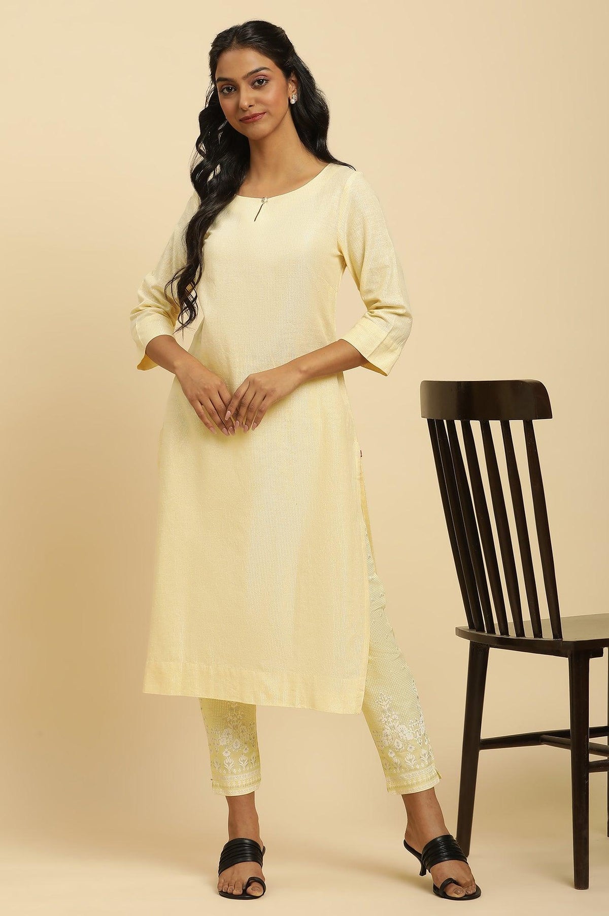 Yellow Round Neck Kurta And Slim Pants Set - XS