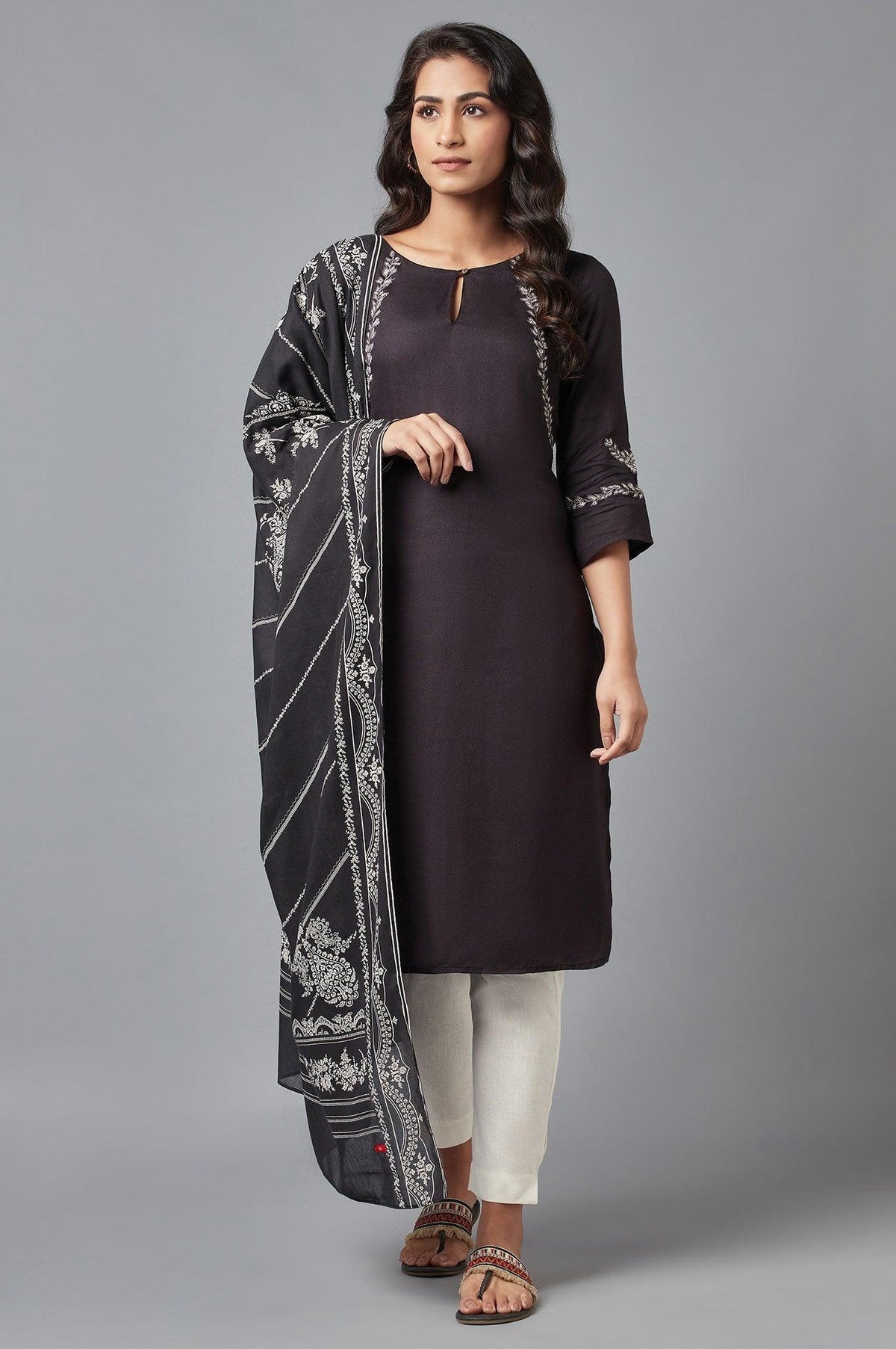 Black Embroidered kurta with Slim Pants and Dupatta - XS