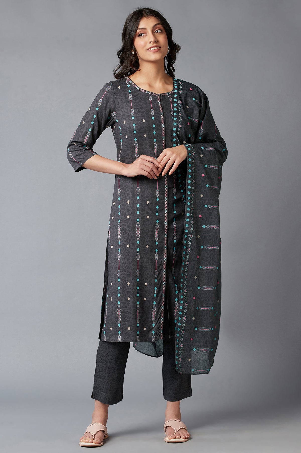 Grey Printed kurta With Slim Pants And Dupatta - XS