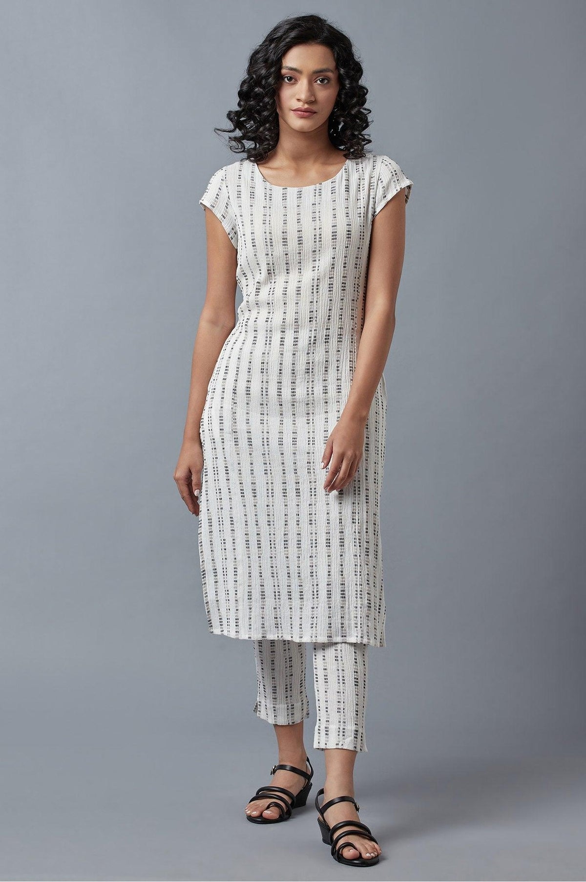 Ecru Printed kurta In Round Neck With Slim Pants - XS