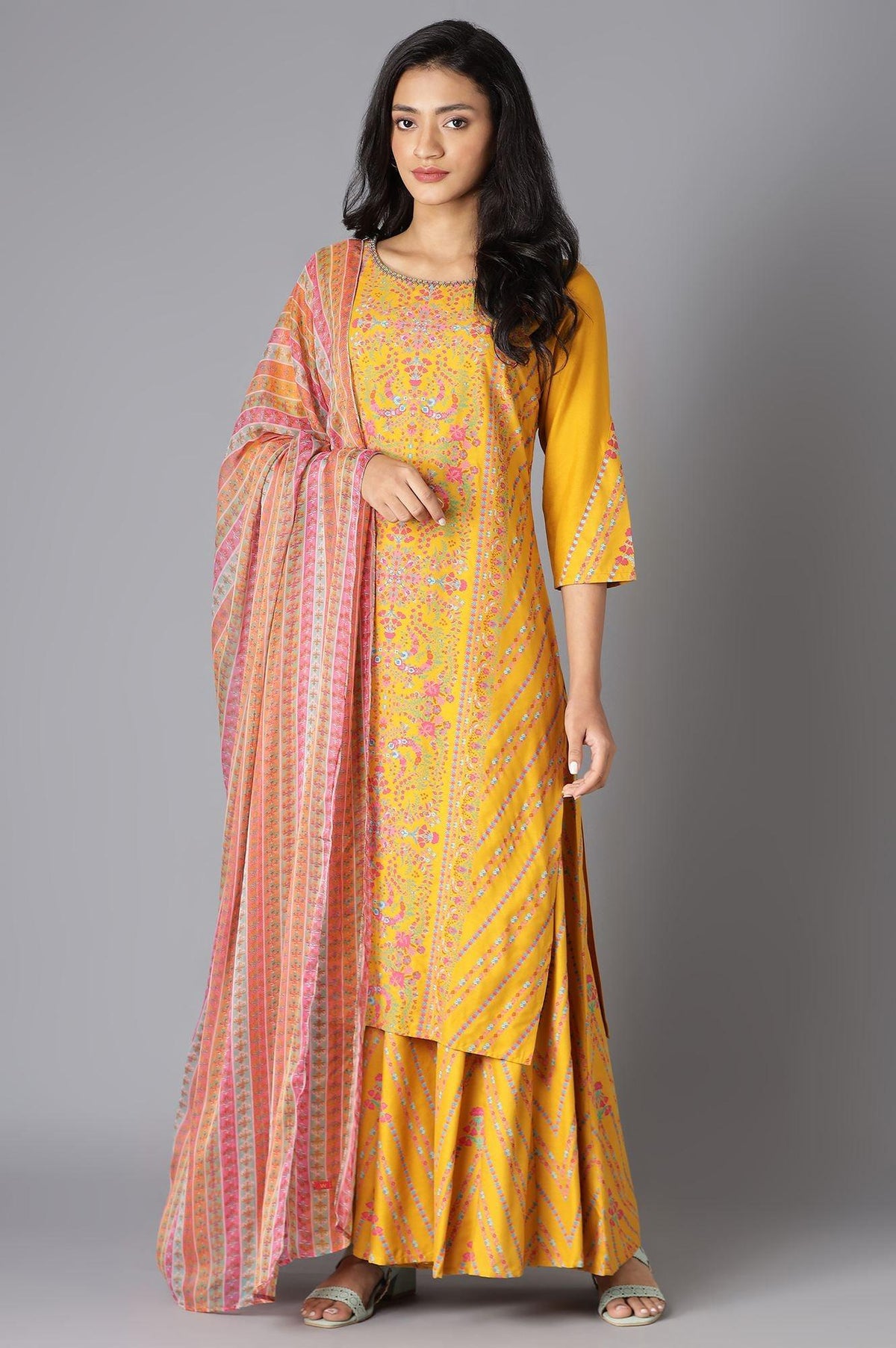 Yellow Floral kurta In Boat Neck With Culottes And Dupatta - XS