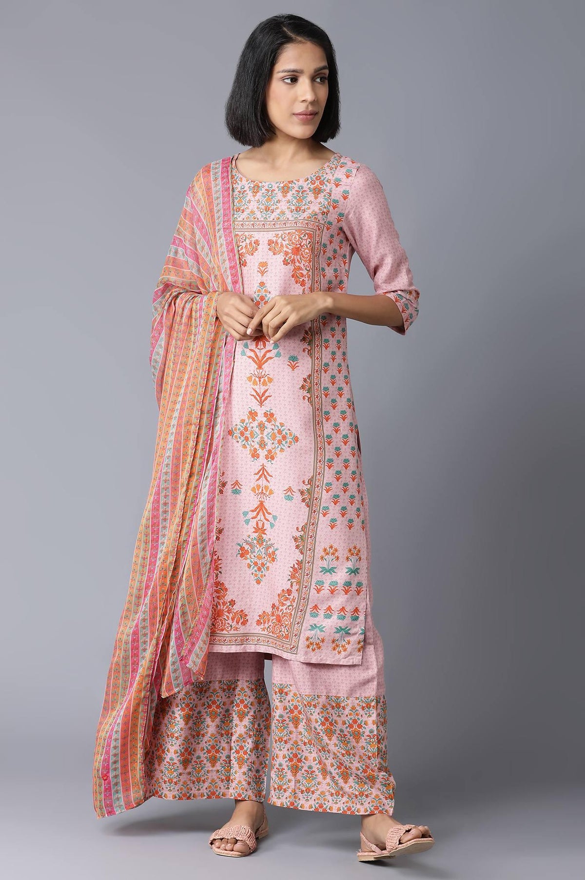 Light Pink Floral kurta in Round Neck with Parallel Pants and Dupatta - XS
