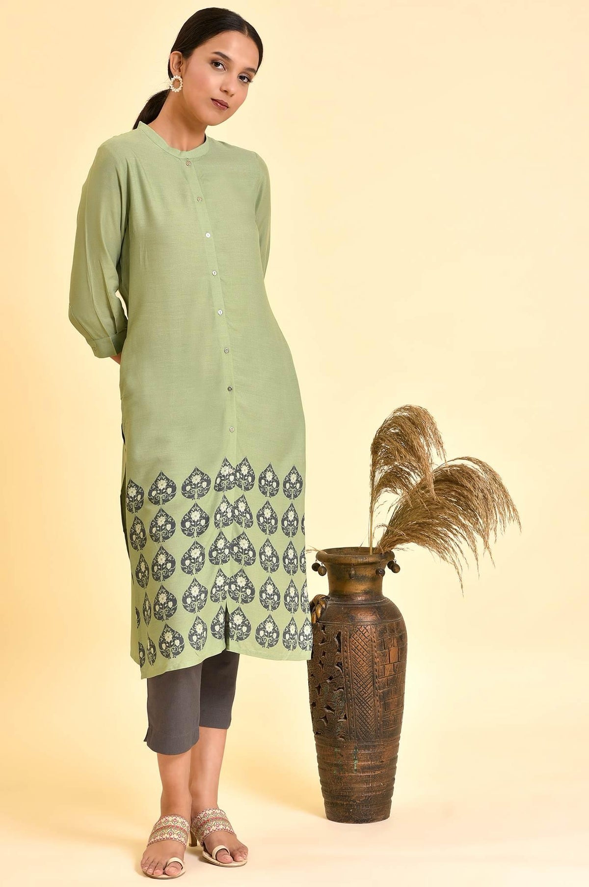 Fern Green Printed Kurta And Pants Set - XS