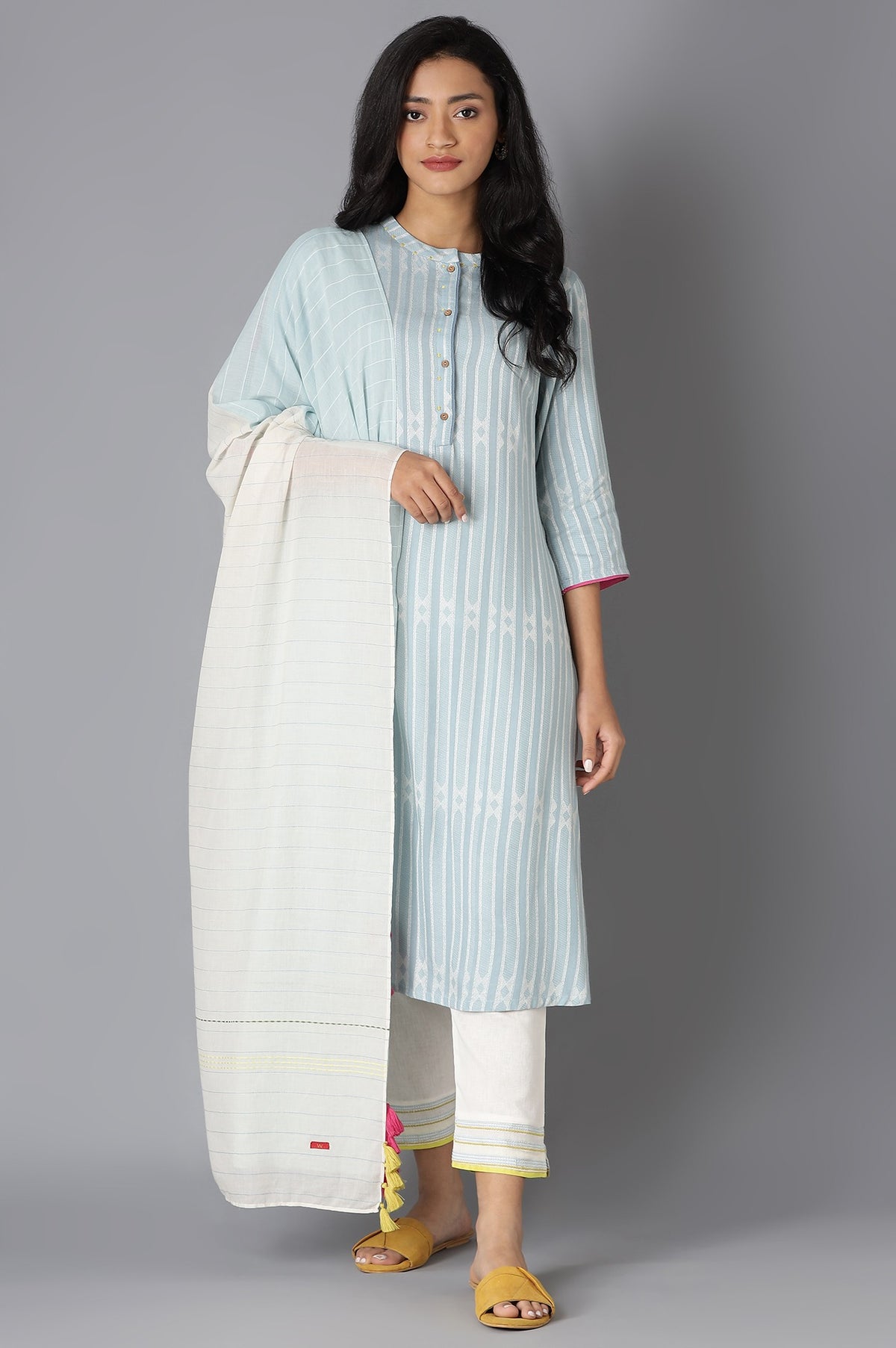 Blue Dobby Straight kurta With Ecru Slim Pants And Dupatta - XS