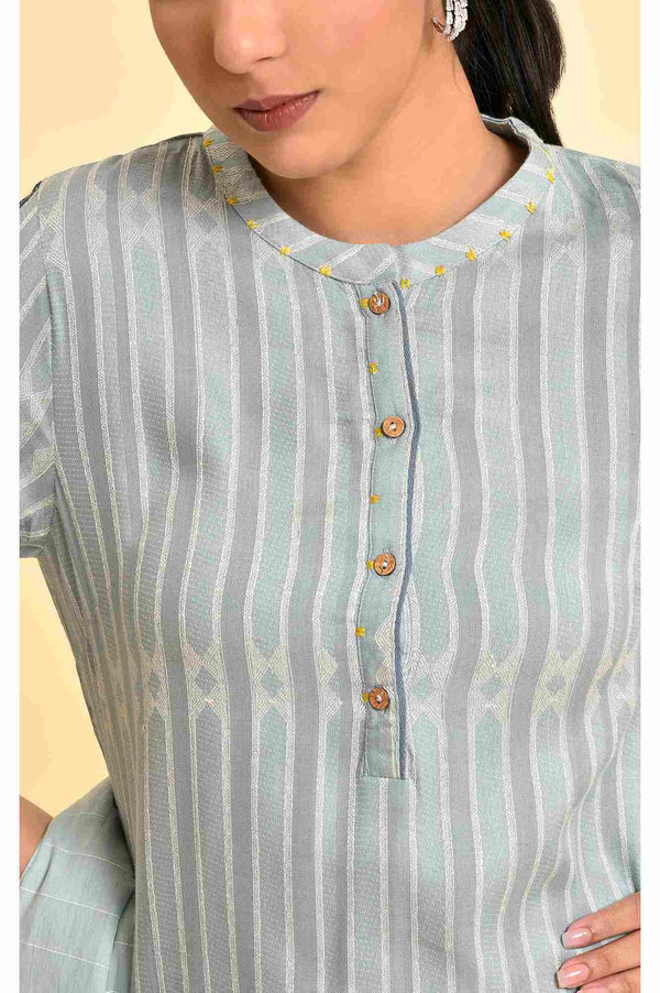Light Yarn-Dyed Kurta, Pants And Dupatta Set