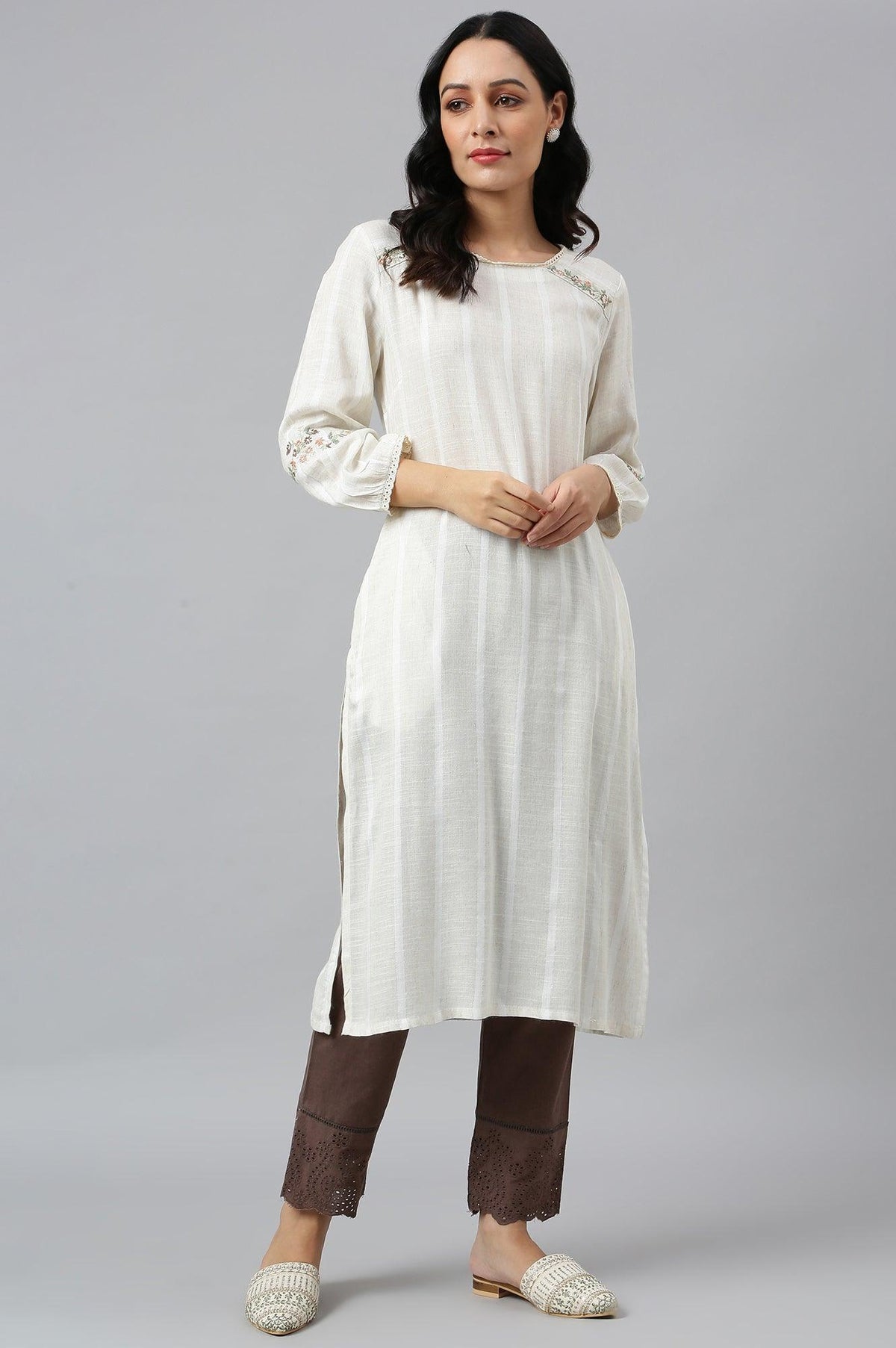 Dark Brown Embroidered kurta And Schiffli Slim Pants - XS
