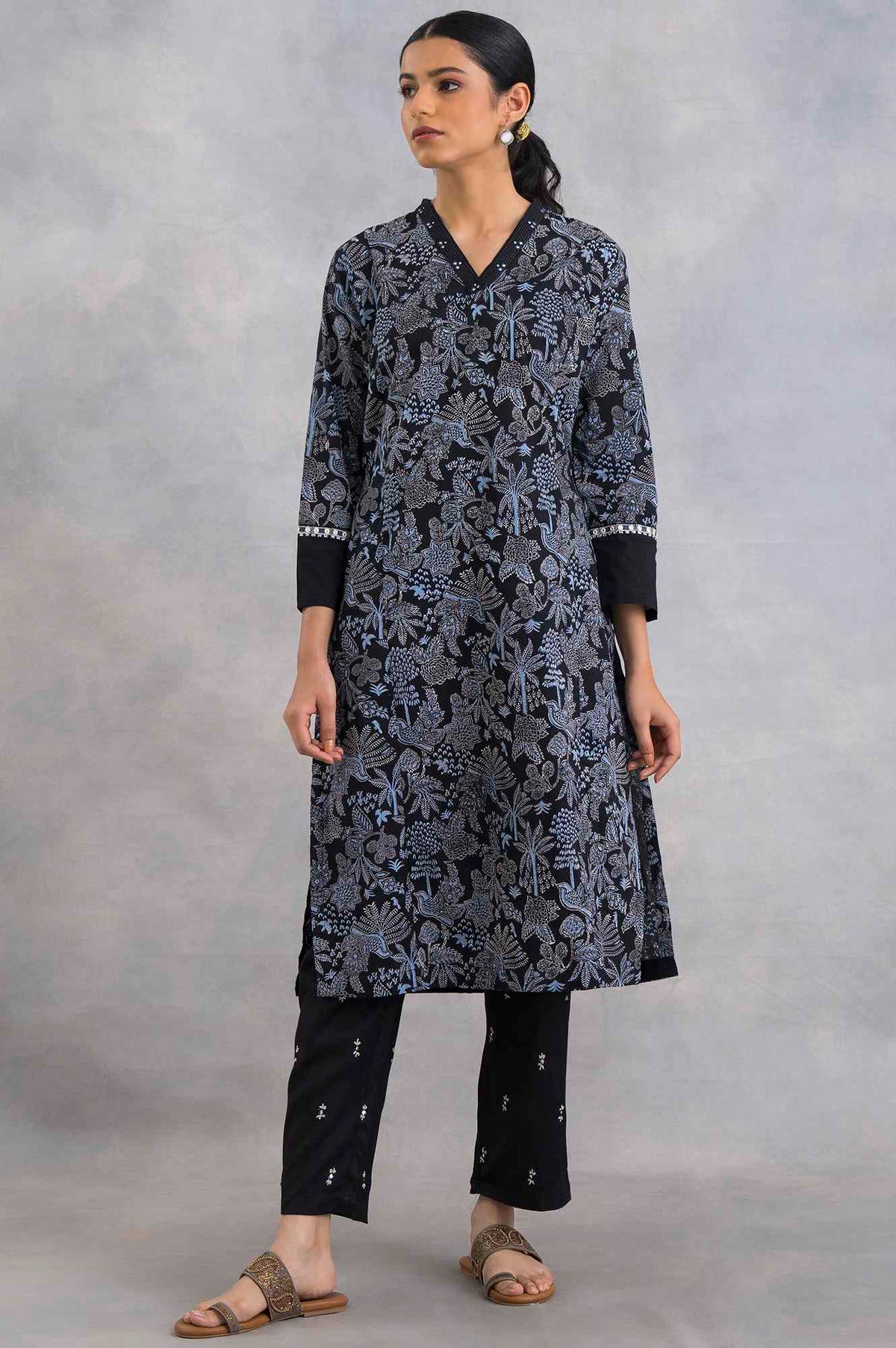 Black Hand Block Printed V-Neck kurta - XS