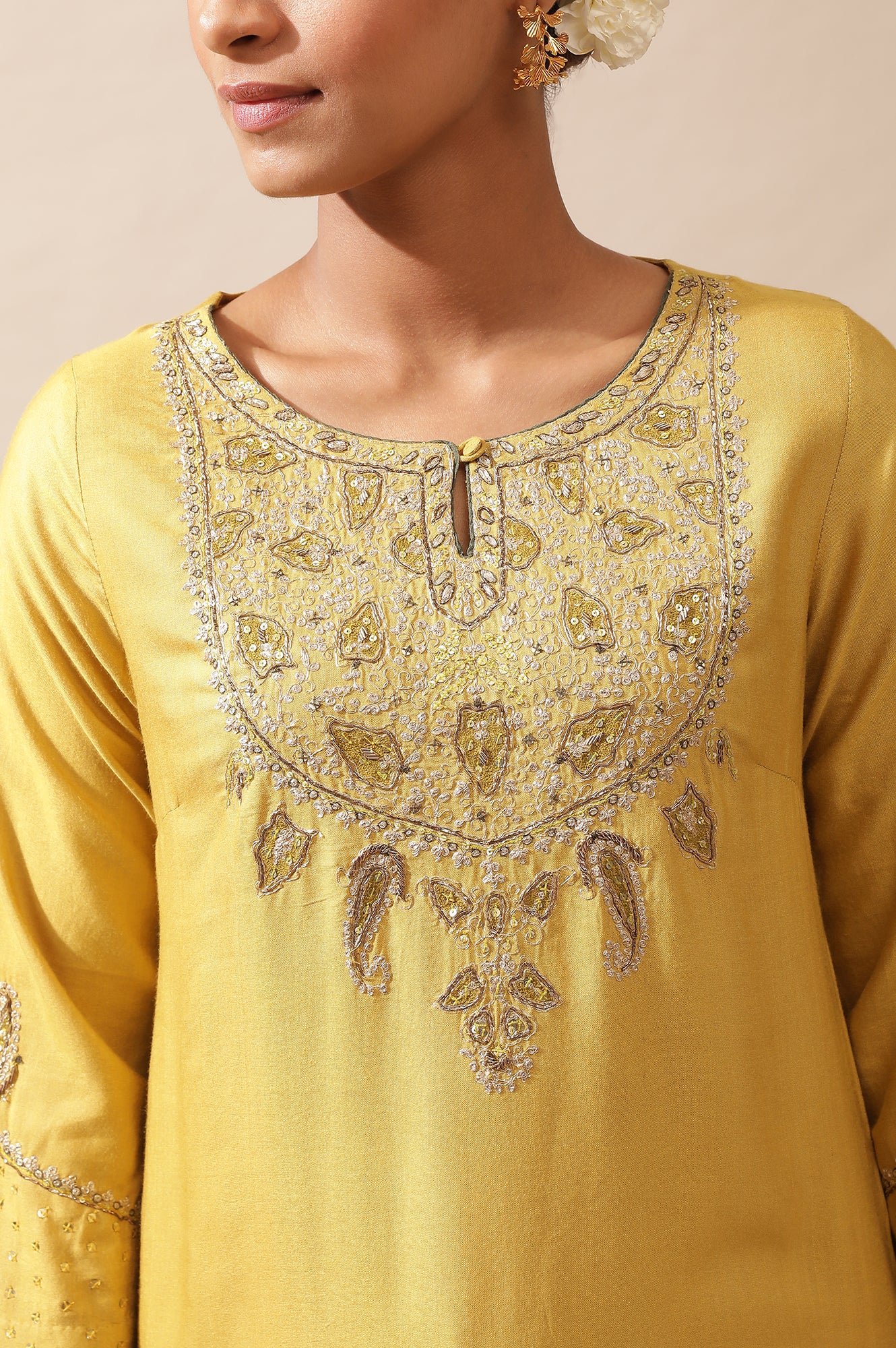 Mustard Embroidered Kurta In Silk Viscose Tussar