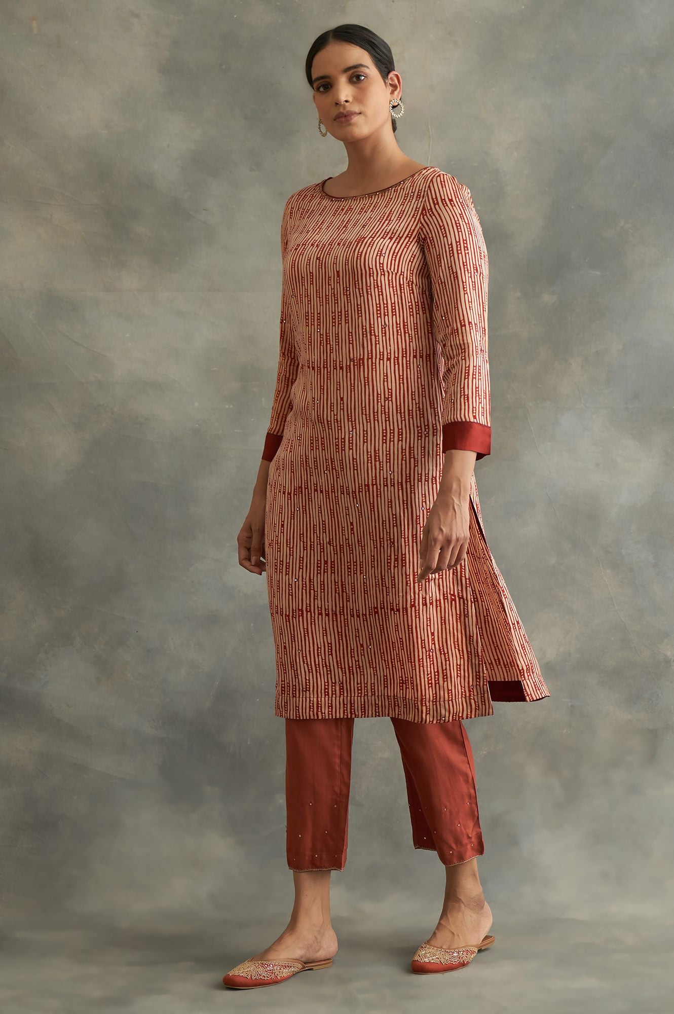 Red Block Printed kurta In Lustrous Satin