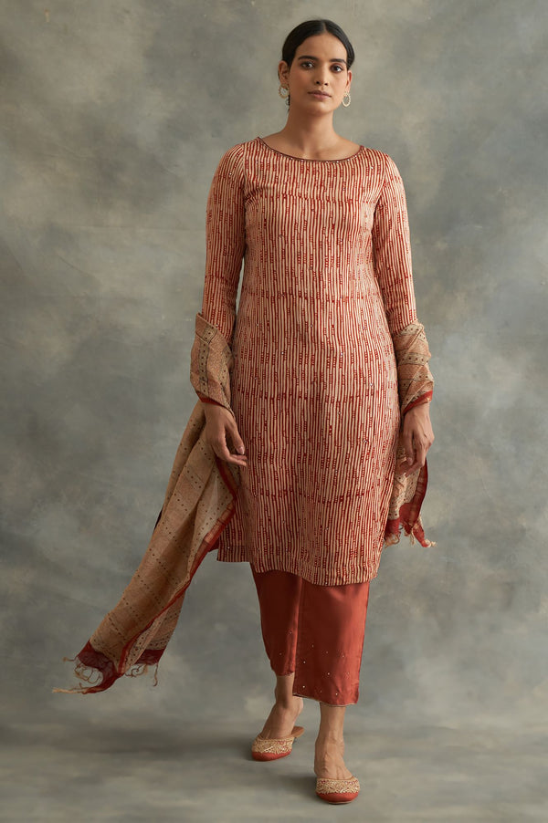 Red Block Printed kurta In Lustrous Satin