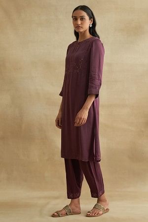 Purple Embroidered kurta In Lustrous Satin