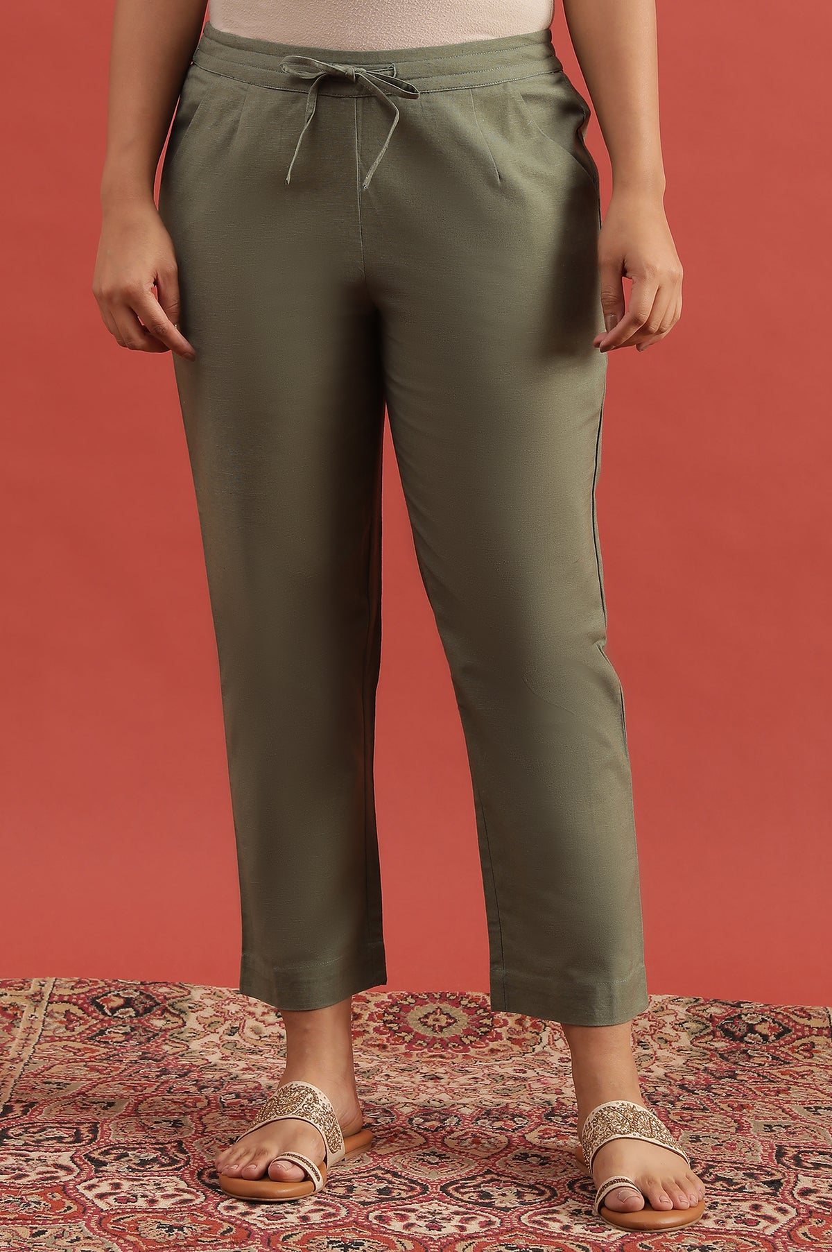 Green Solid Straight Pants - S