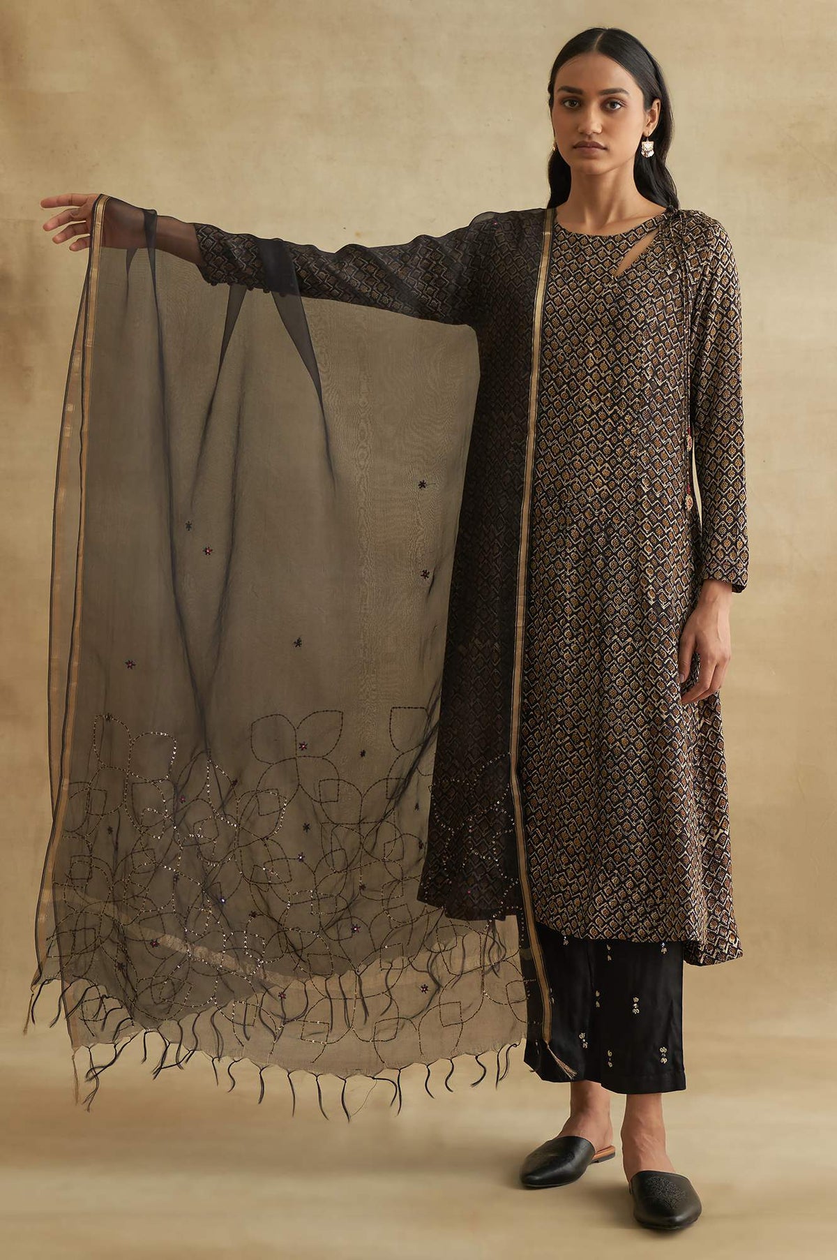 Black Solid Embroidered Rectangular Silk Dupatta - FS